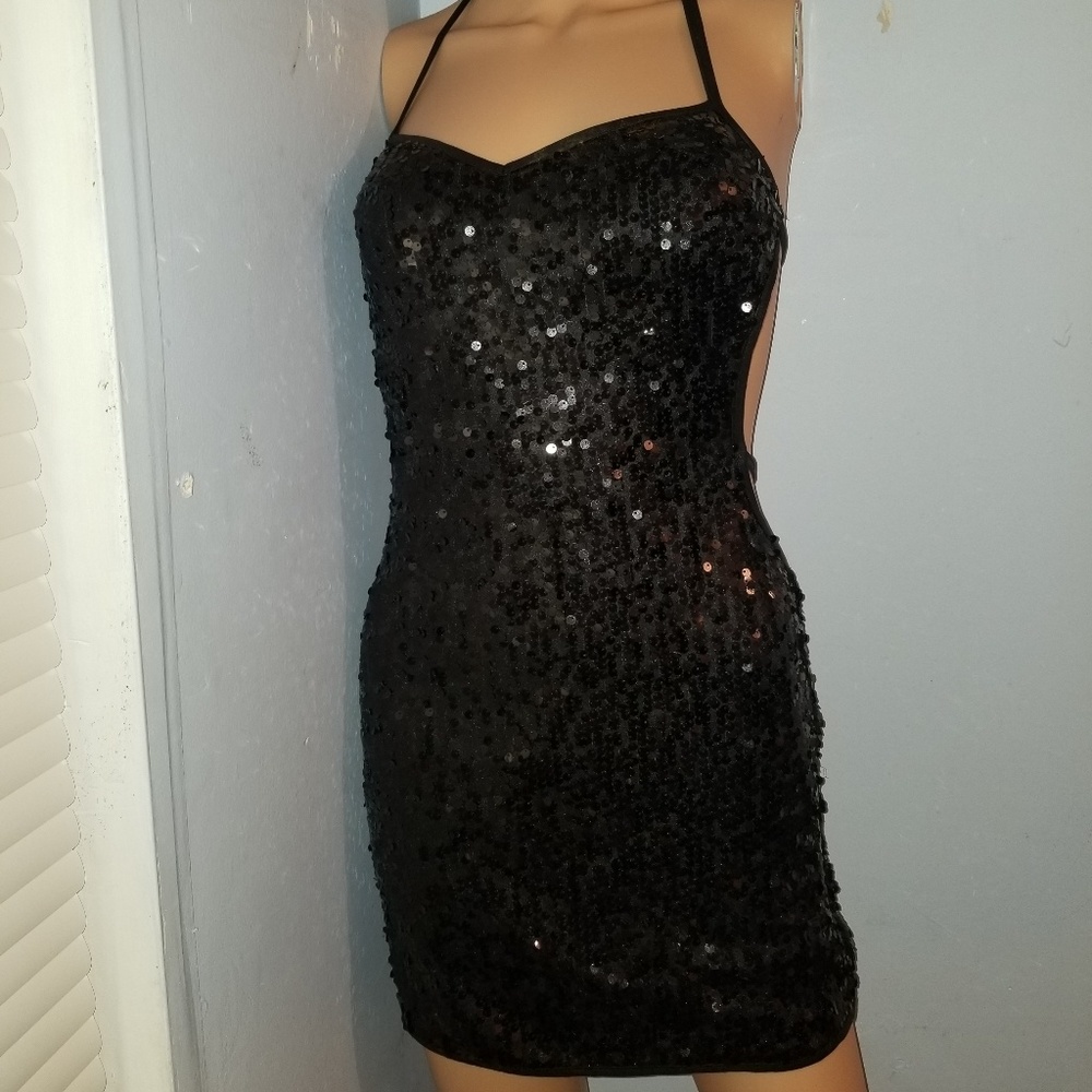 🛑 sold 🛑 HOT 🔥 SEQUINED UNIQUE PARTY DRESS - Picture 3 of 4